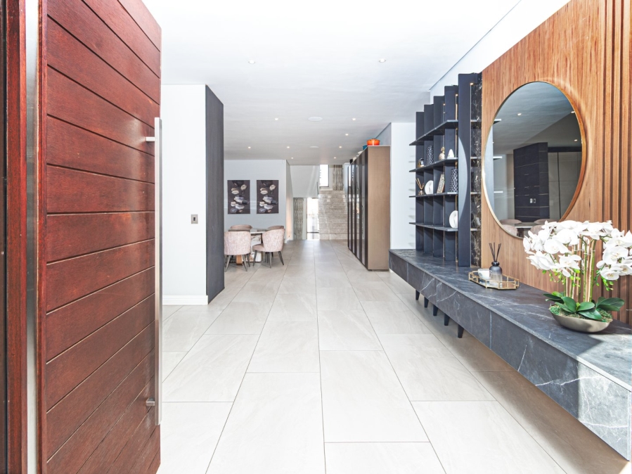 6 Bedroom Property for Sale in Birdwood Estate North West